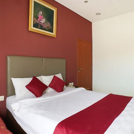 Hotel Blue Pacific Джакарта Екстер'єр фото