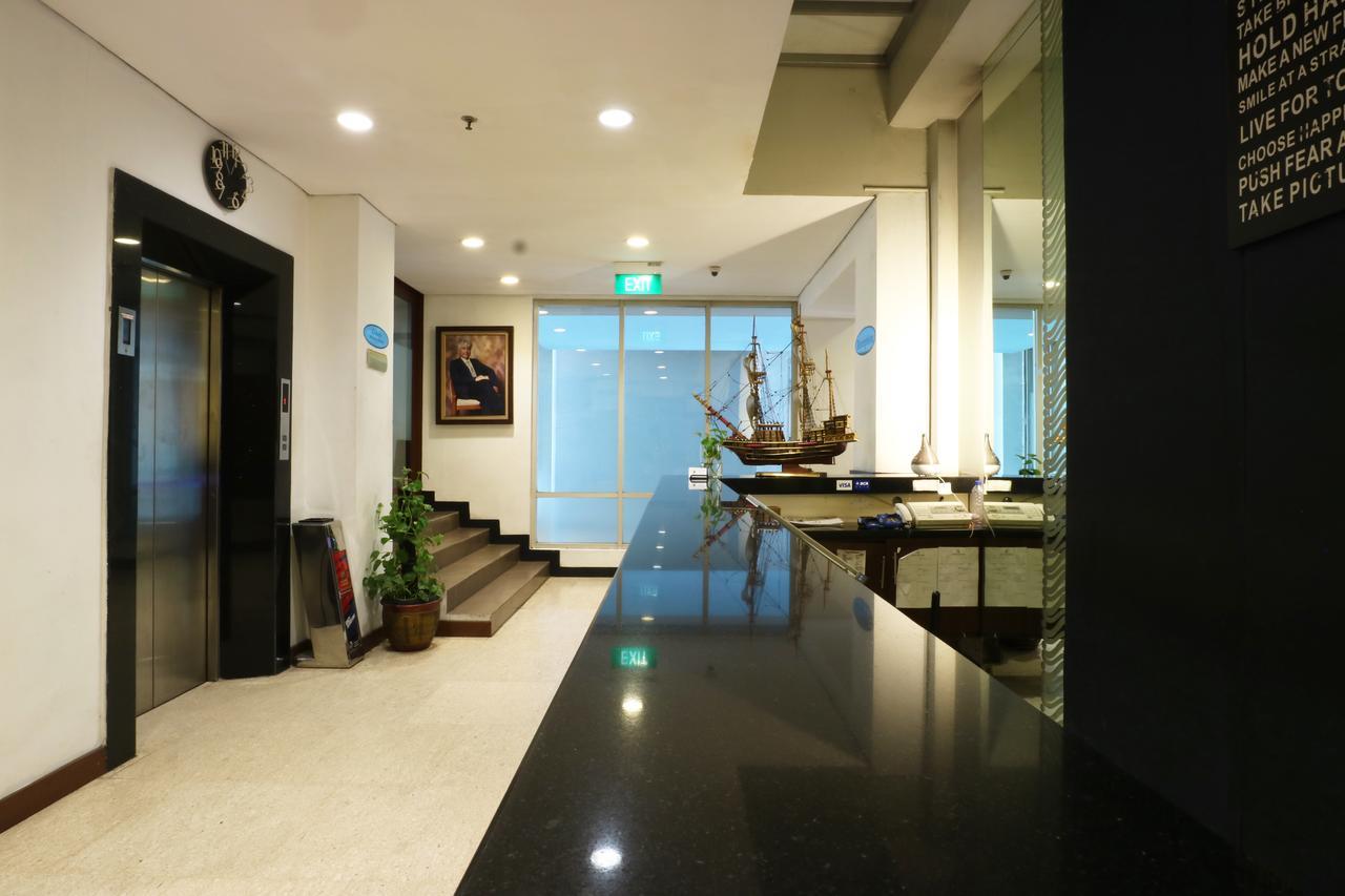 Hotel Blue Pacific Джакарта Екстер'єр фото