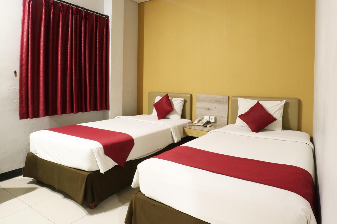 Hotel Blue Pacific Джакарта Екстер'єр фото