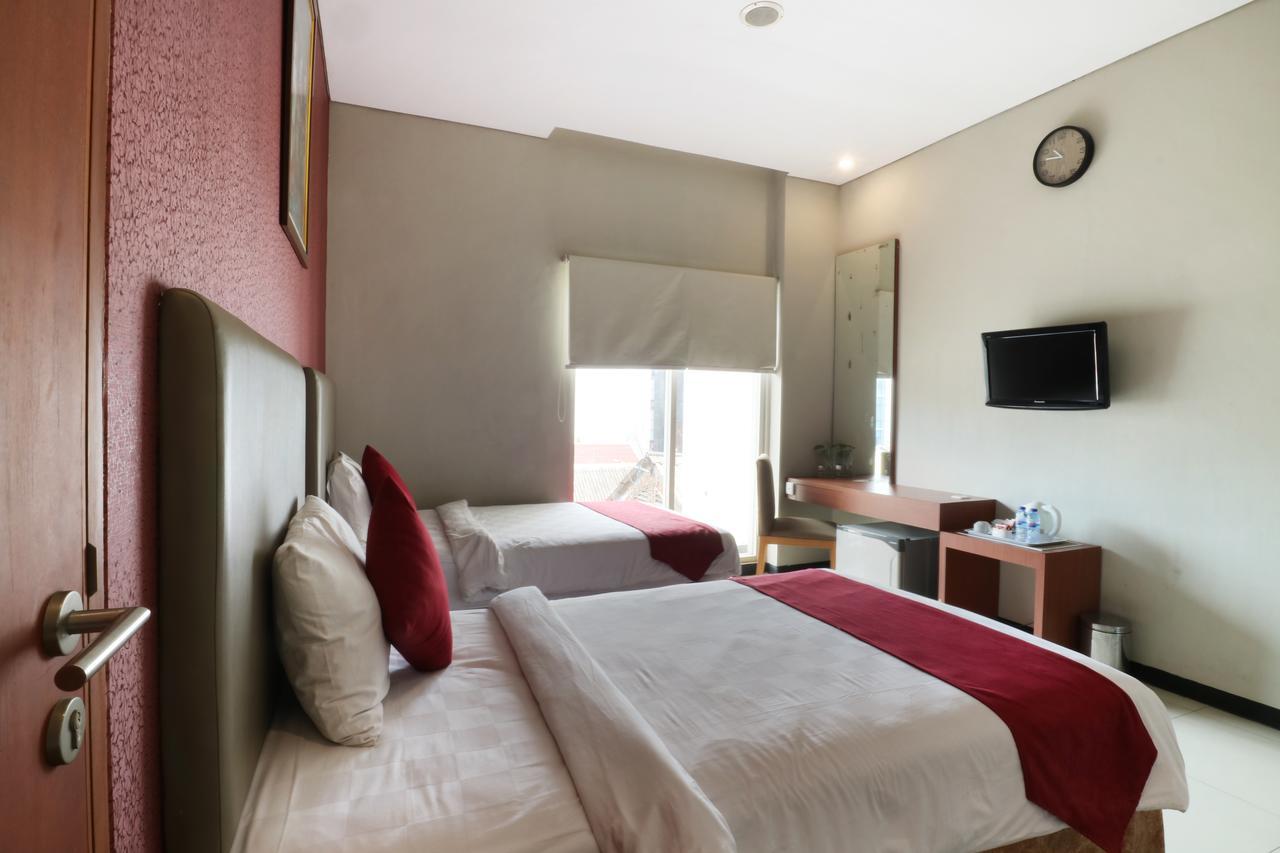 Hotel Blue Pacific Джакарта Екстер'єр фото