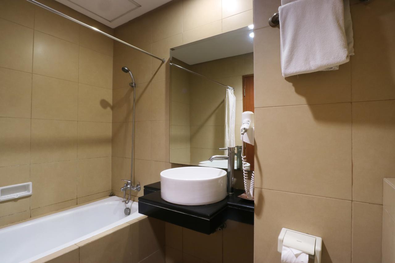 Hotel Blue Pacific Джакарта Екстер'єр фото