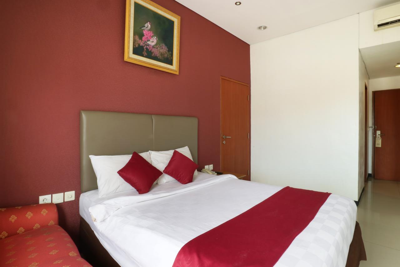 Hotel Blue Pacific Джакарта Екстер'єр фото